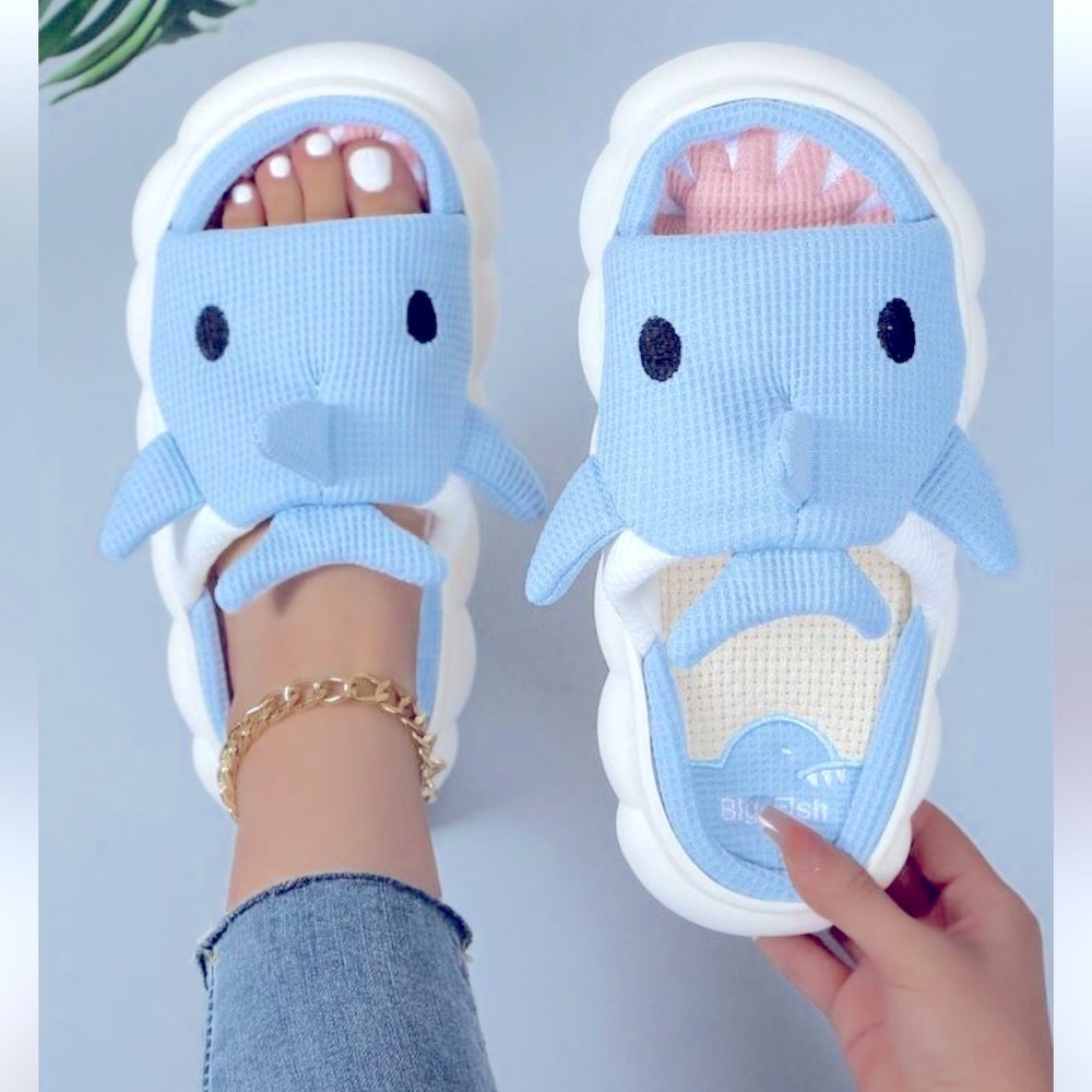 Shark Linen Shark Slippers 36/37 US 6-7 Women